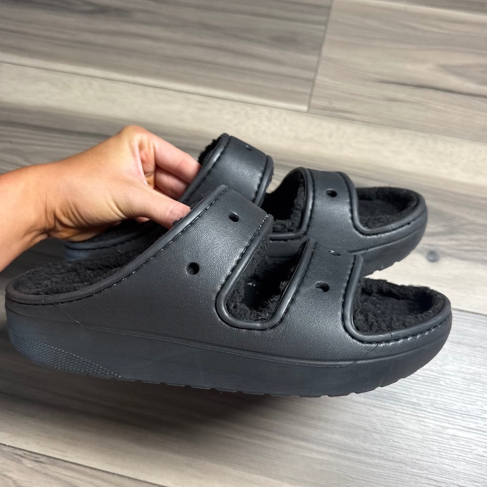 Crocs Classic Cozzzy Sandal Black Fuzzy Lined Platform Slide Mens 7 Womens 9